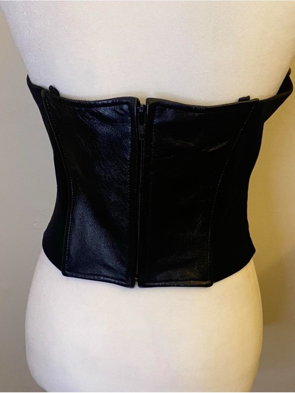 🖤 Timeless Leather Elegance | Wilsons Genuine Leather Bustier - Picture 7 of 7